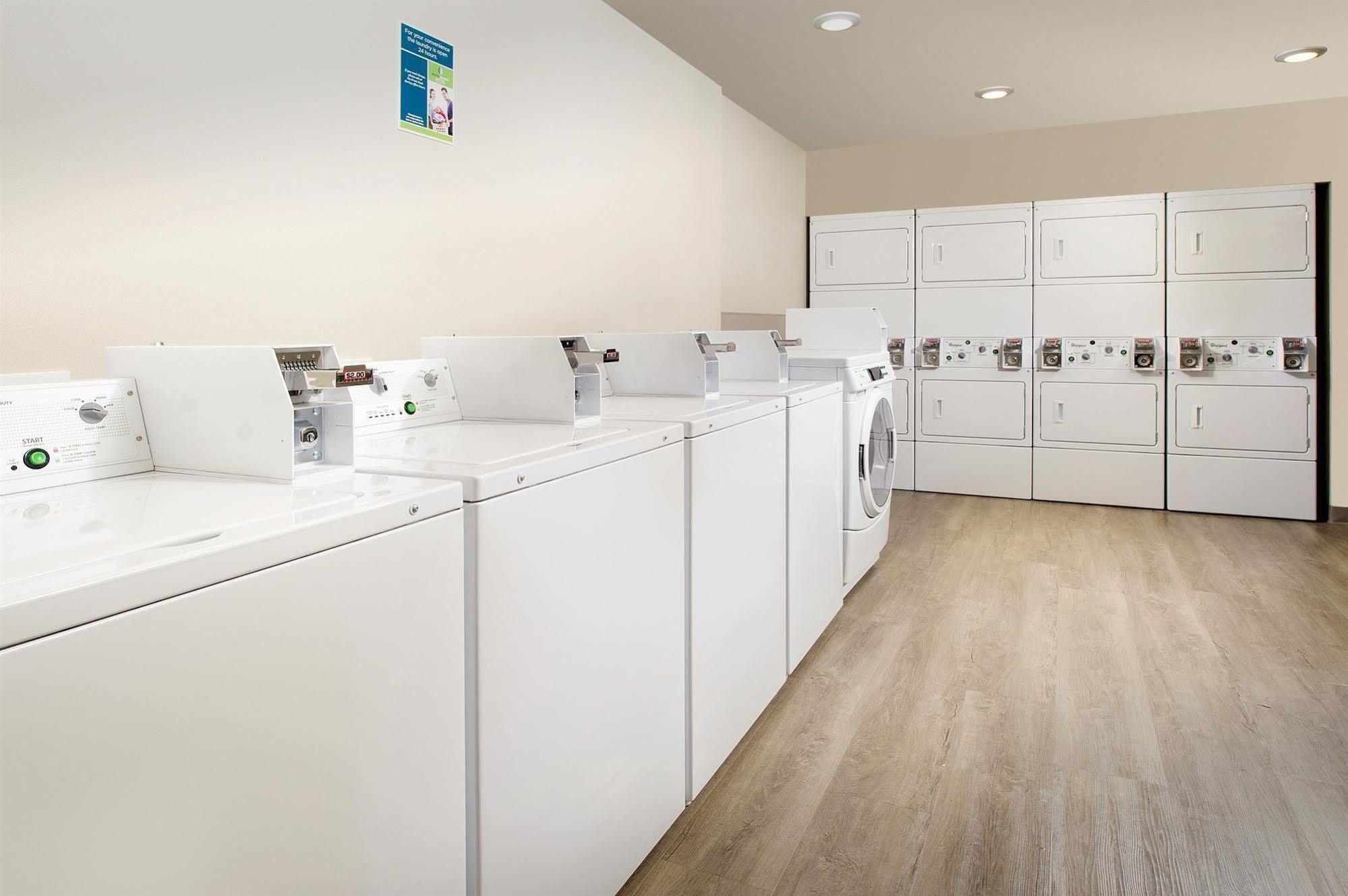 Woodspring Suites Fargo North Near Ndsu Esterno foto